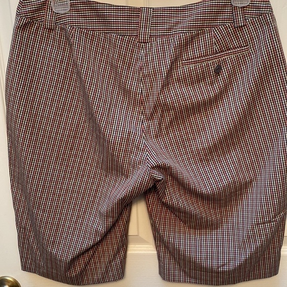 O womens Sport Haley stretch shorts size 12.  EUC - Picture 3 of 4